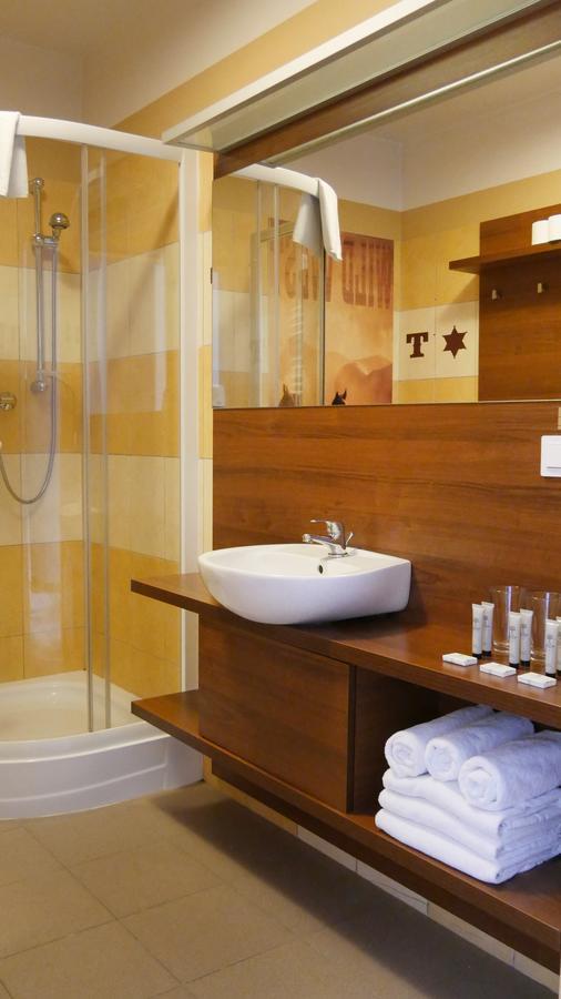 Hotel Texas - Żory Buitenkant foto
